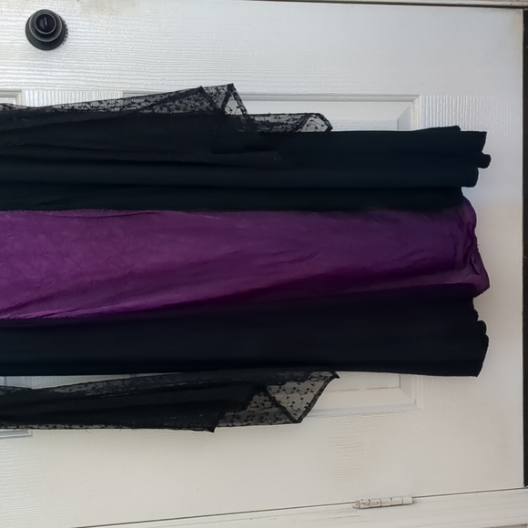 Renaissance Gown - Picture 3 of 7